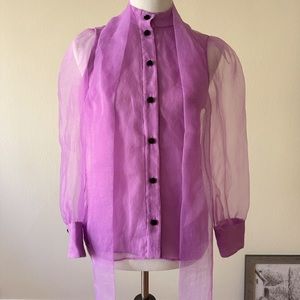 Like new beautiful flowy shirt 💝👚🌸💕